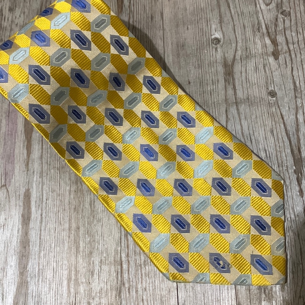 Claiborne gold, cream and blue geometric patterned tie